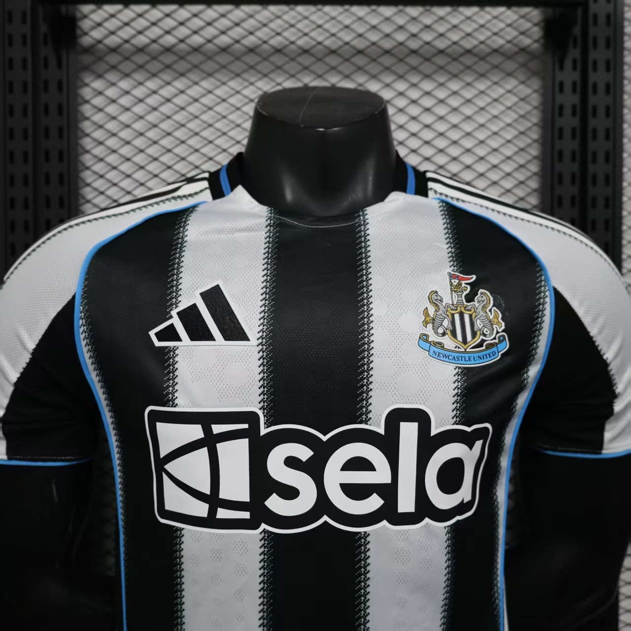 Newcastle United 1ª equipación 25/26 - Imagen 10