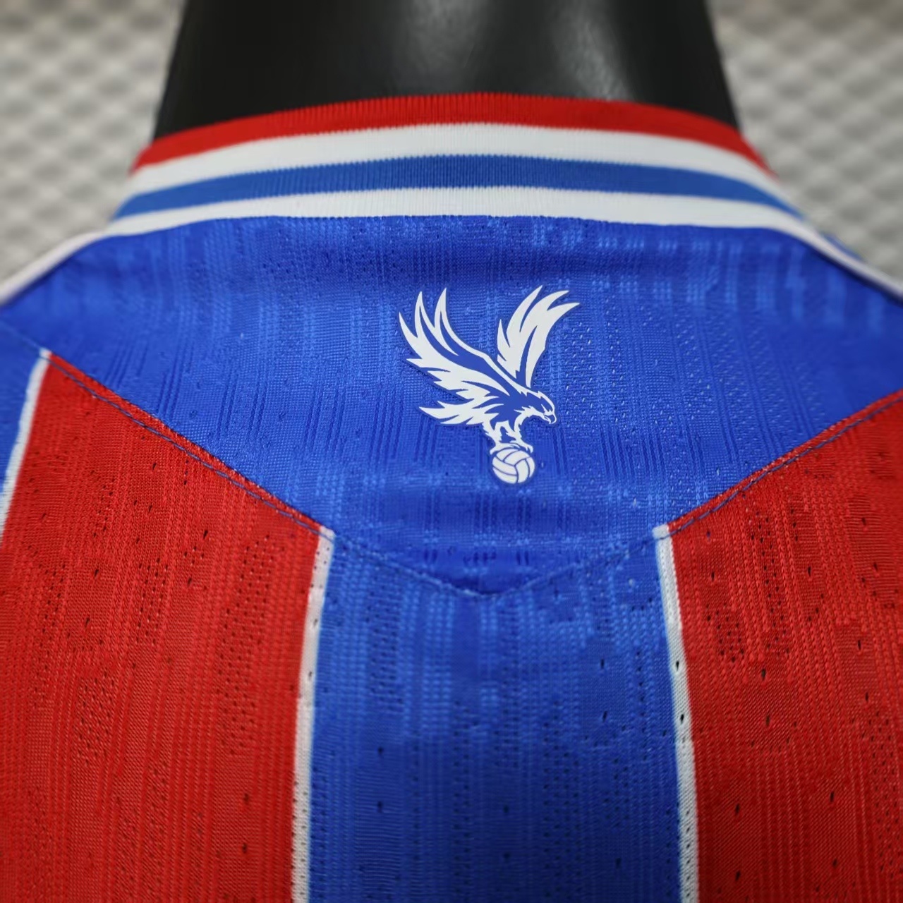 Crystal Palace 1ª equipación 25/26 - Imagen 2