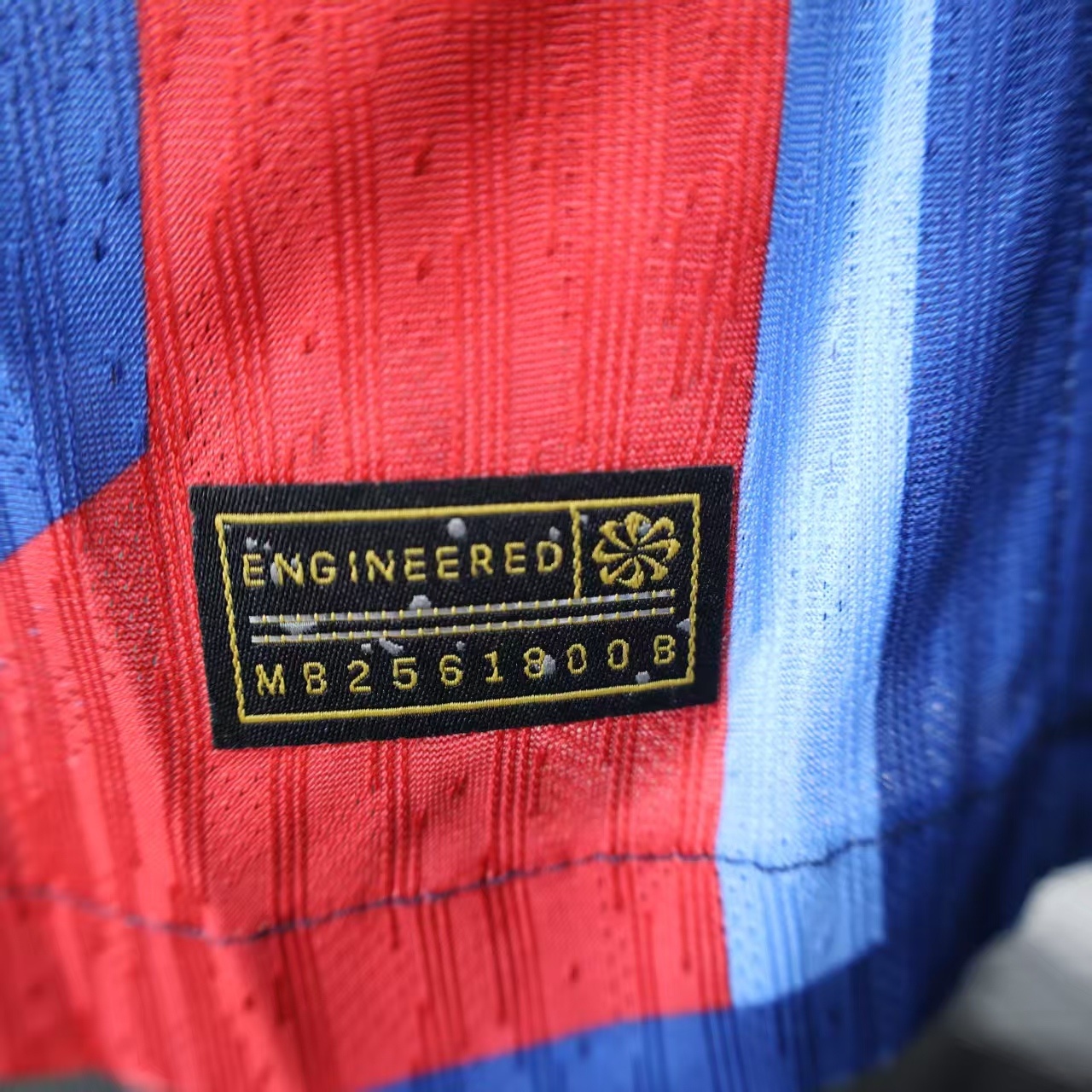 FC Barcelona 4ª equipación 25/26 - Imagen 2