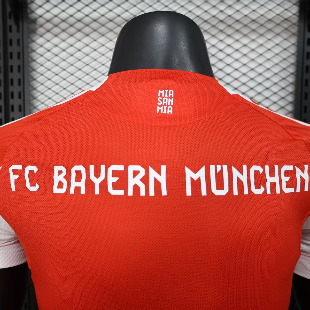 FC Bayern München 1ª equipación 25/26 - Imagen 3