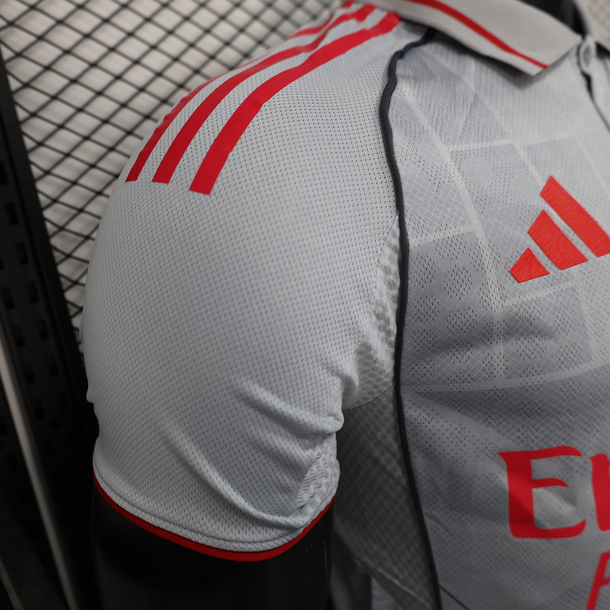 O. Lyon 3ª equipación 25/26 - Imagen 3