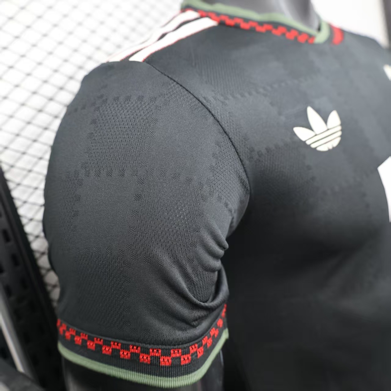 FC Bayern München 3ª equipación 25/26 - Imagen 3