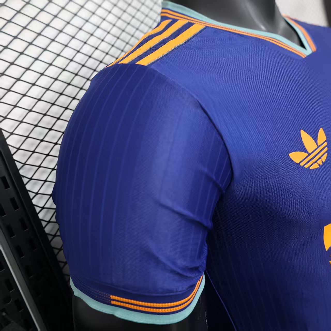 Newcastle United 3ª equipación 25/26 - Imagen 4