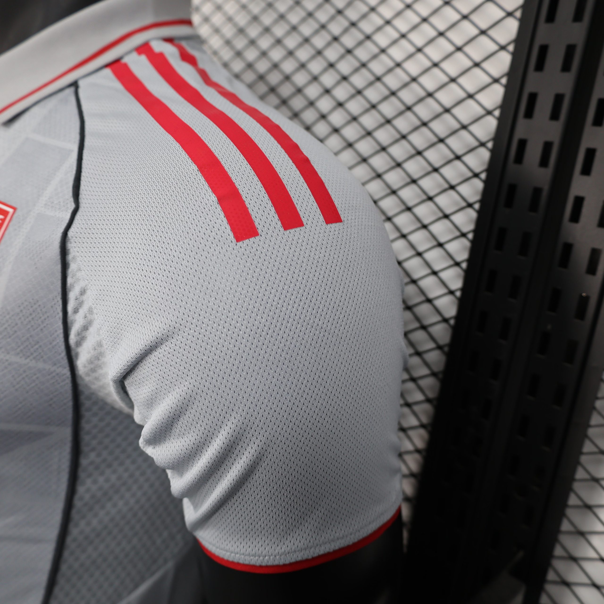 O. Lyon 3ª equipación 25/26 - Imagen 5