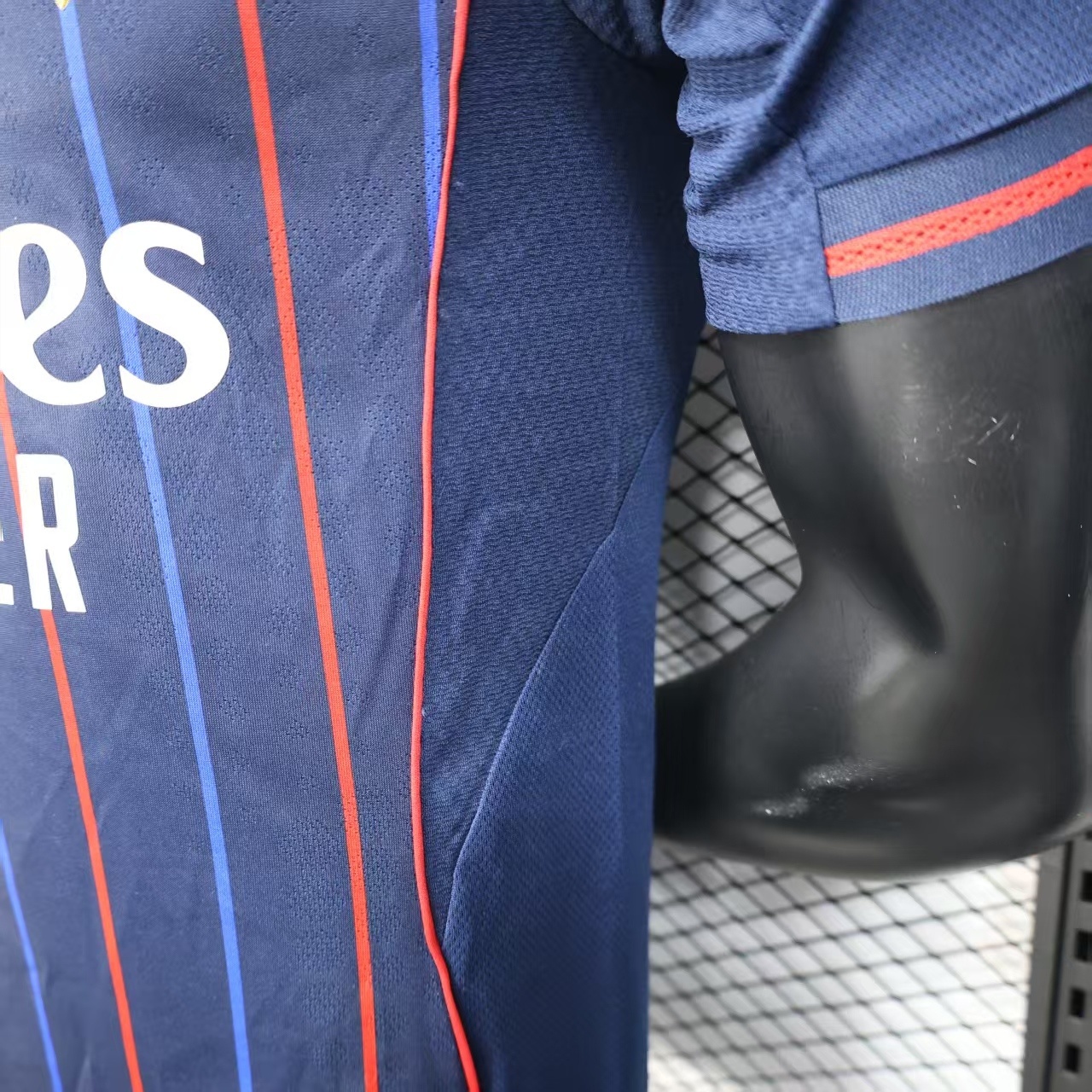 O. Lyon 2ª equipación 25/26 - Imagen 7