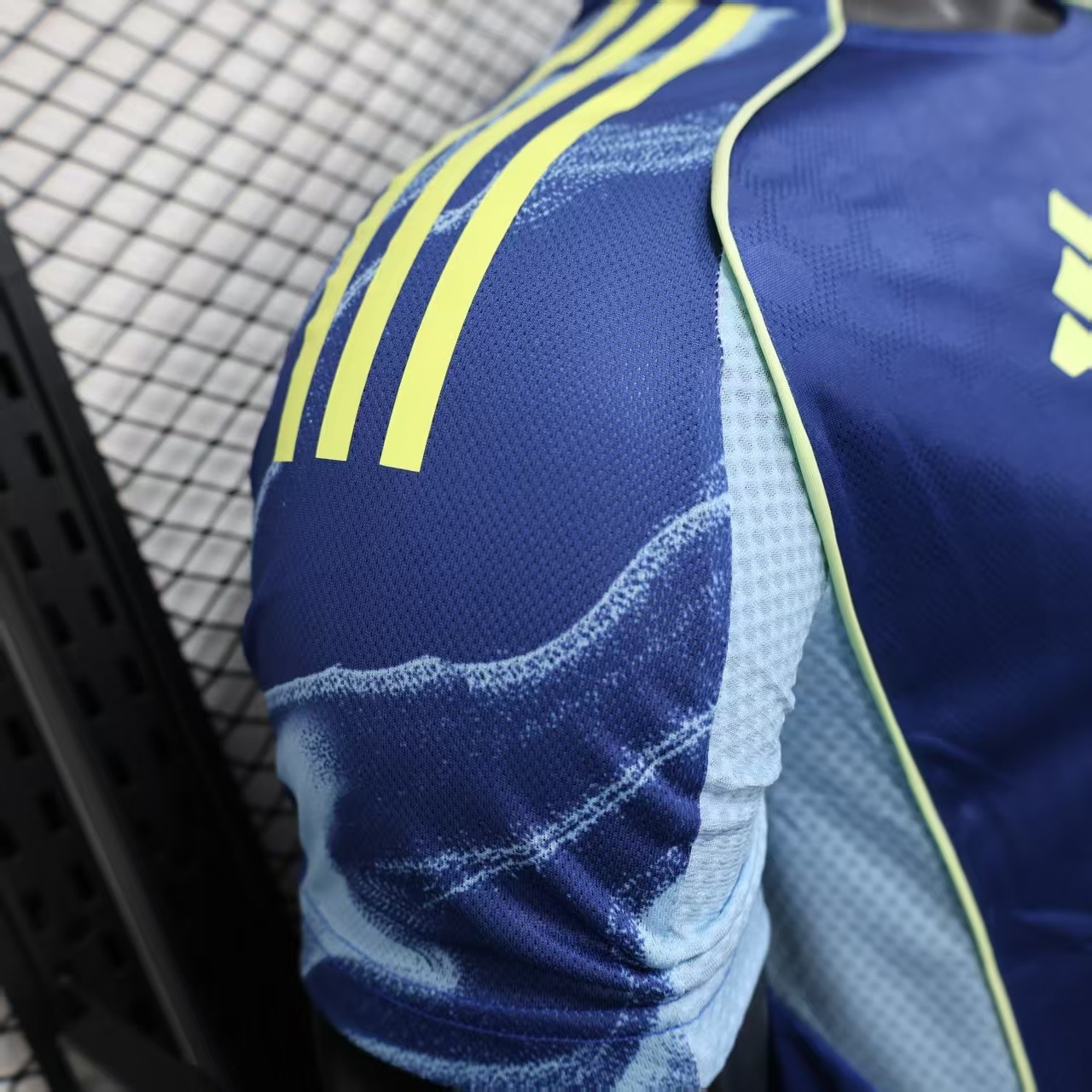 Ajax 2ª equipación 25/26 - Imagen 6