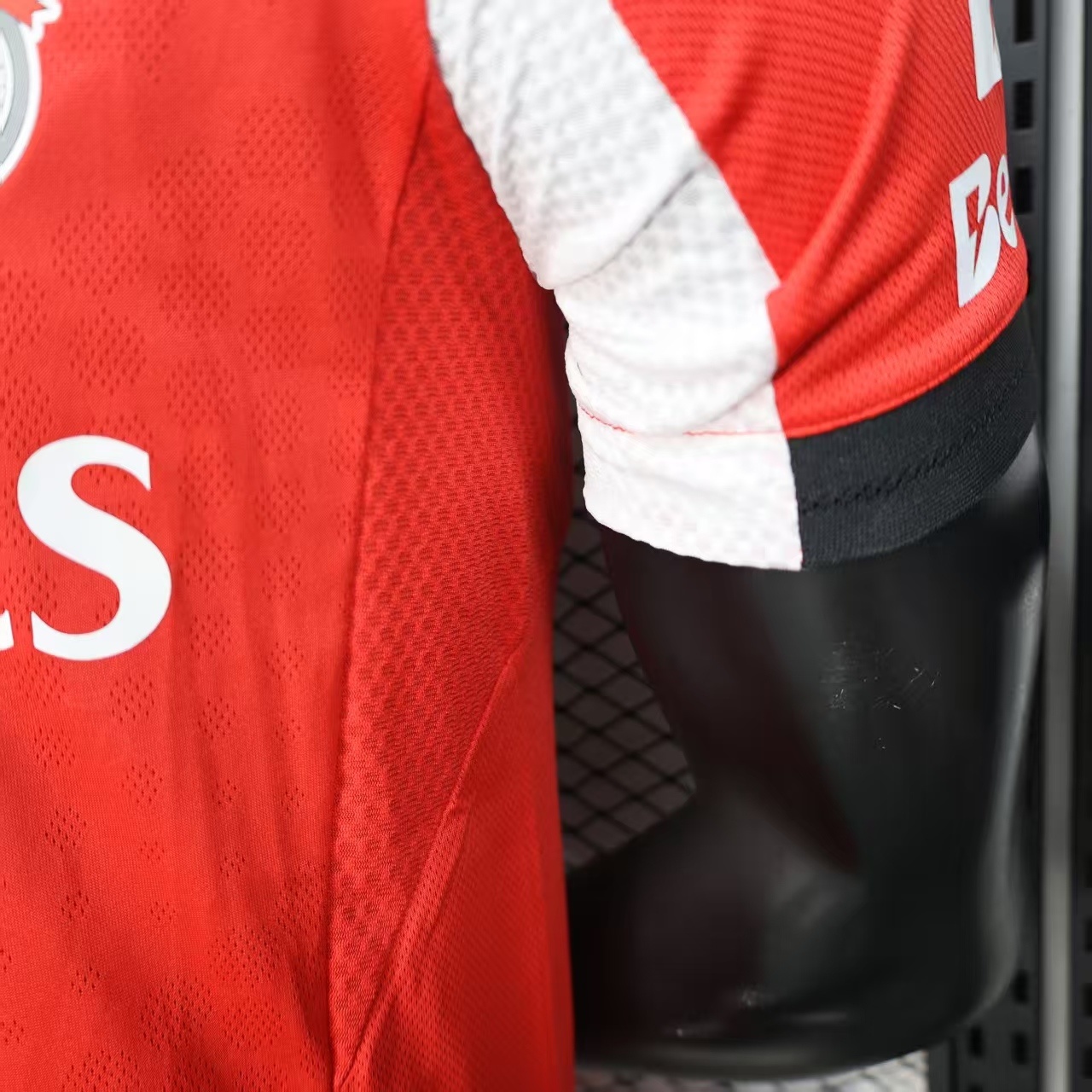 Benfica 1ª equipación 25/26 - Imagen 6