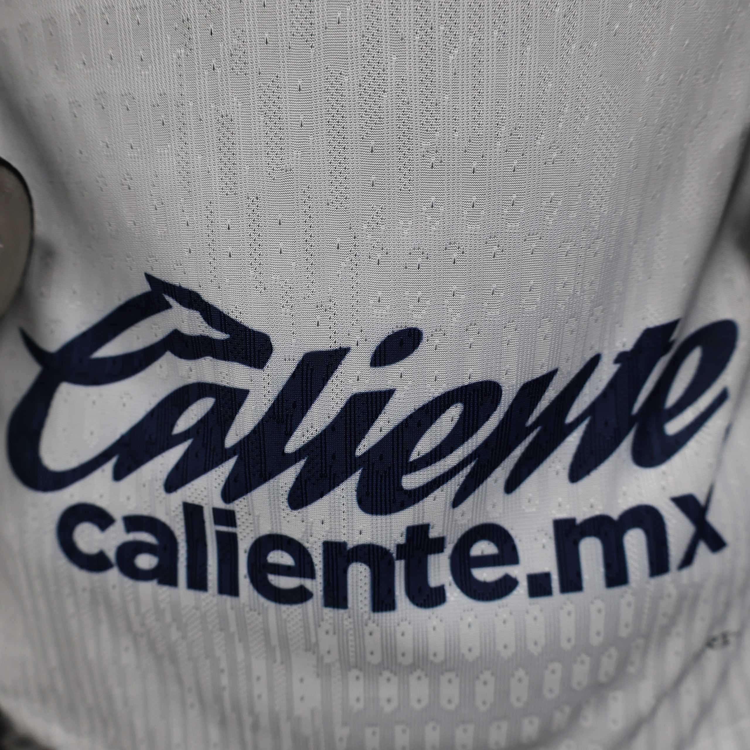 Pumas UNAM 1ª equipación 25/26 - Imagen 7