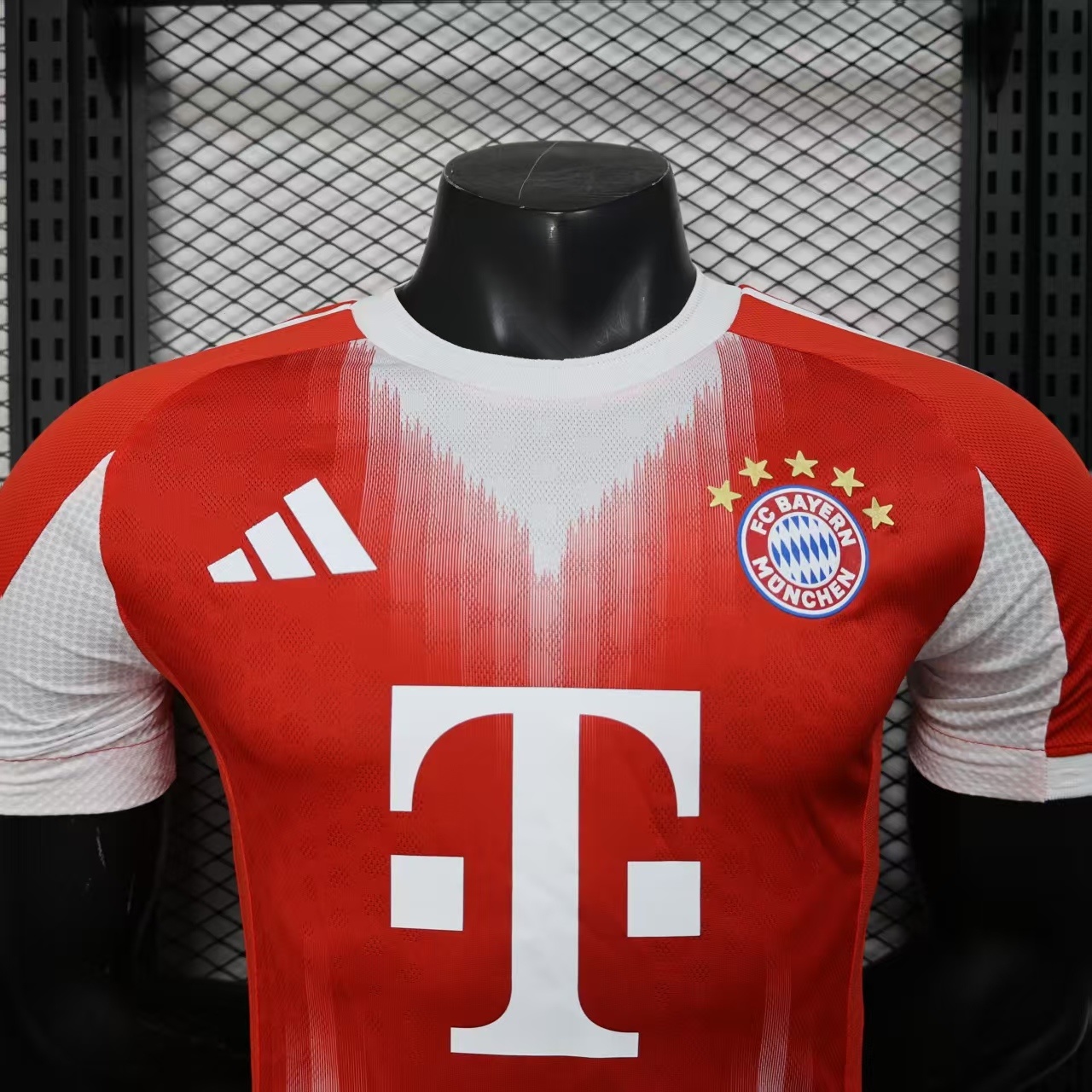 FC Bayern München 1ª equipación 25/26 - Imagen 8