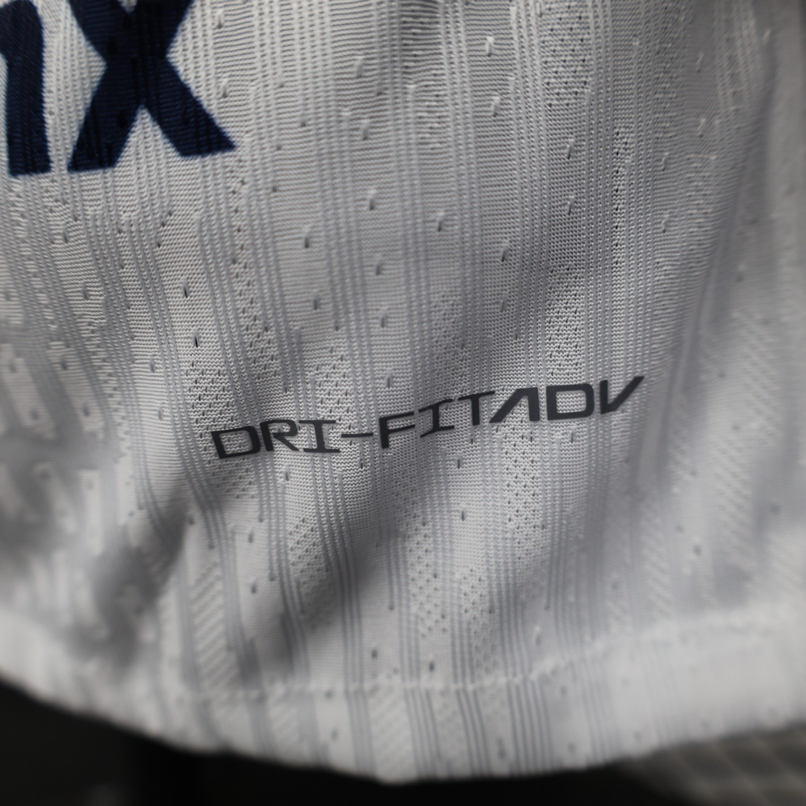 Pumas UNAM 1ª equipación 25/26 - Imagen 9