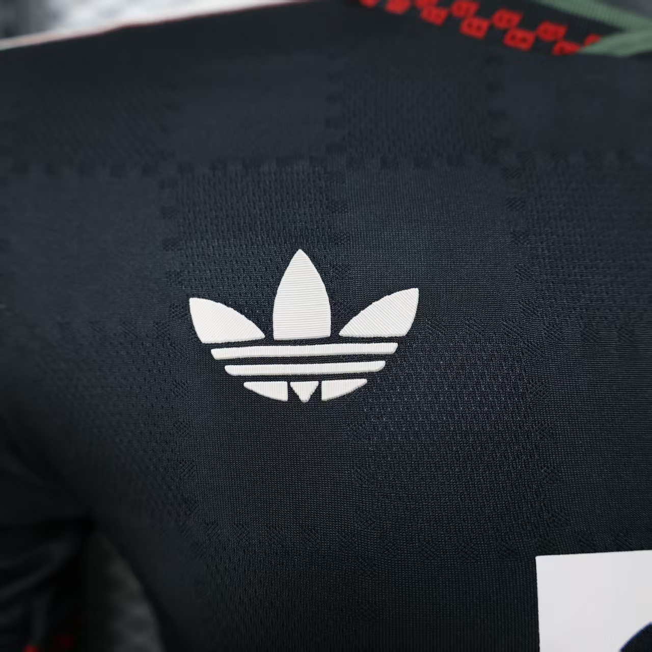 FC Bayern München 3ª equipación 25/26 - Imagen 9