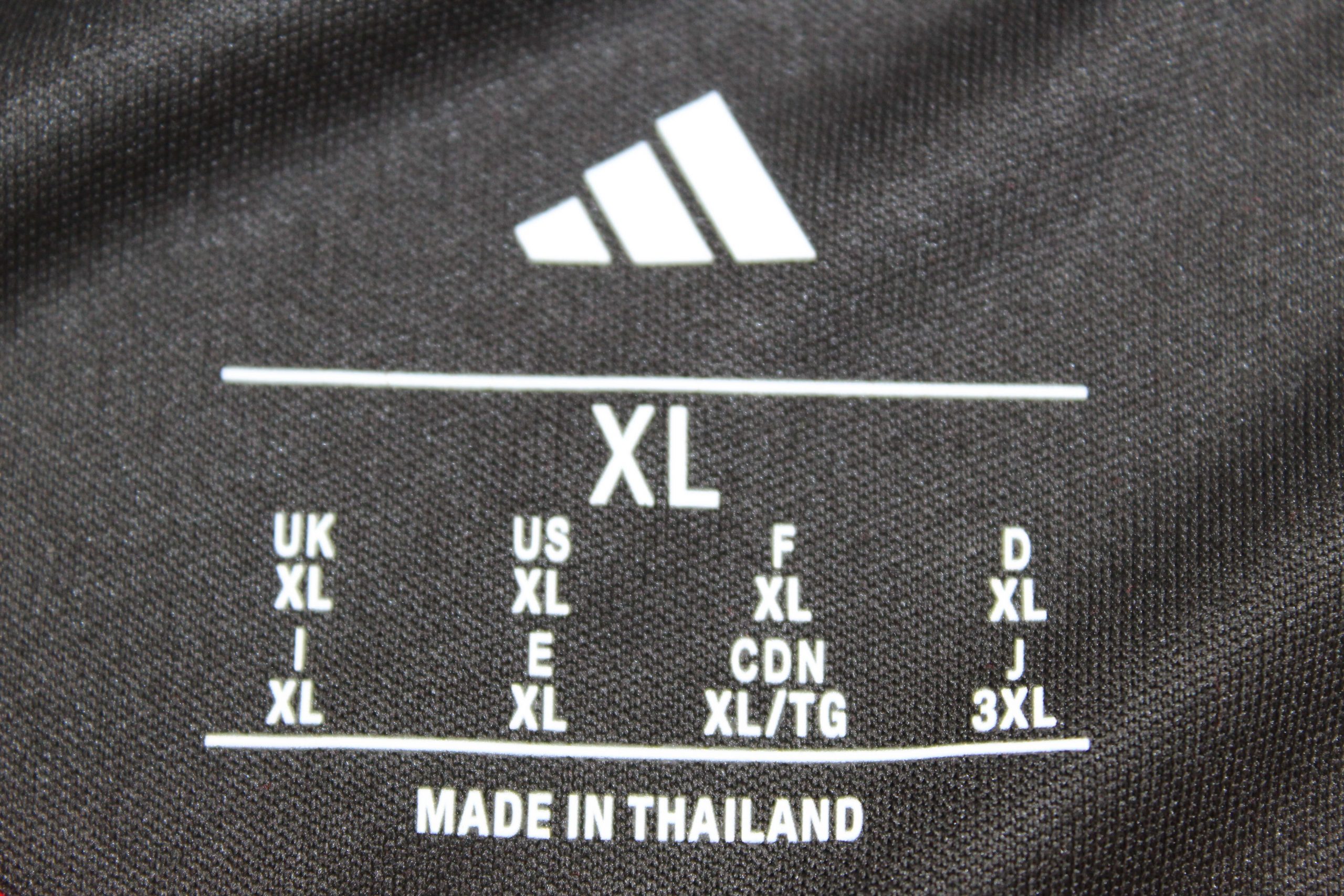 Sevilla FC 3ª equipación 25/26 - Imagen 12