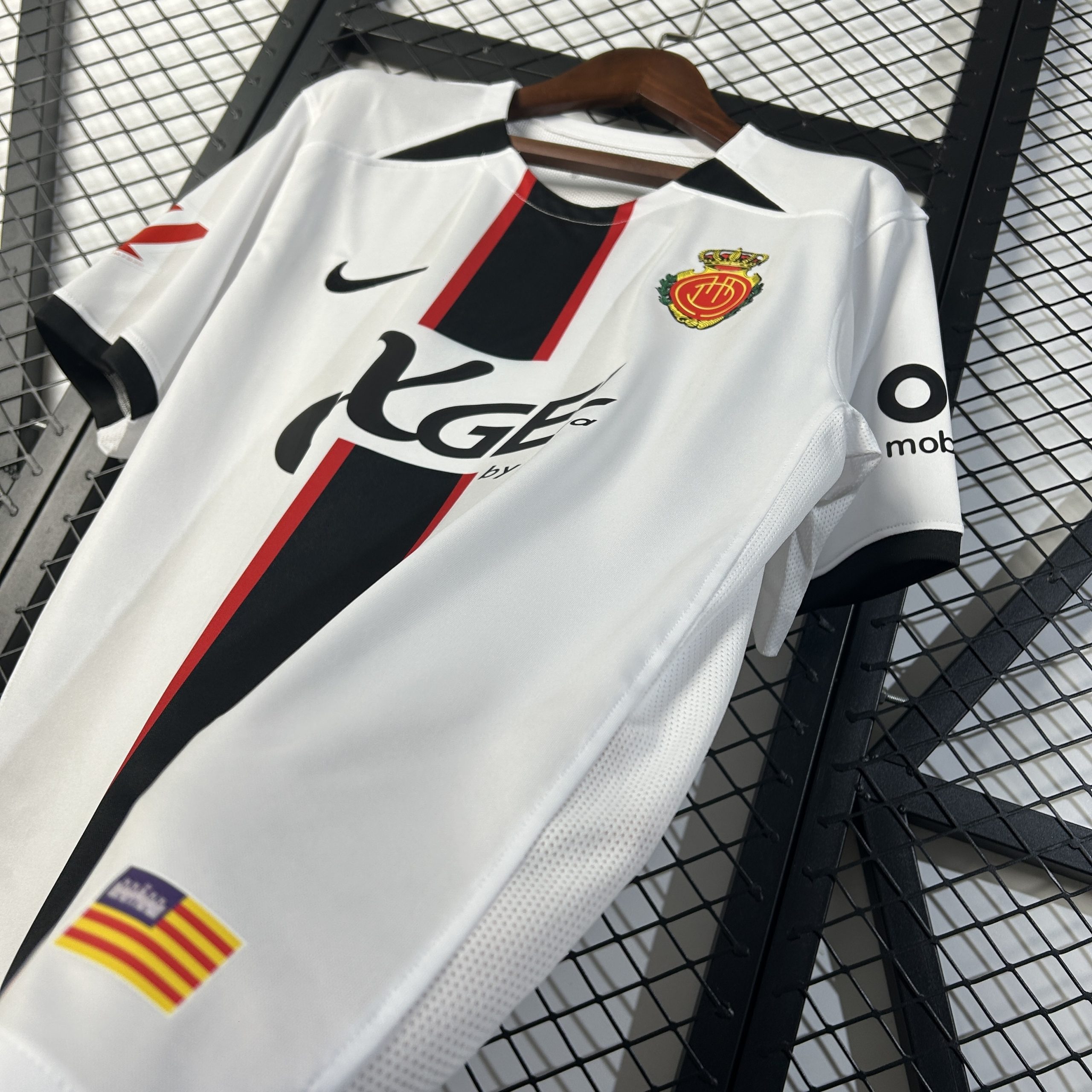 RCD Mallorca 2ª equipación 25/26 - Imagen 4