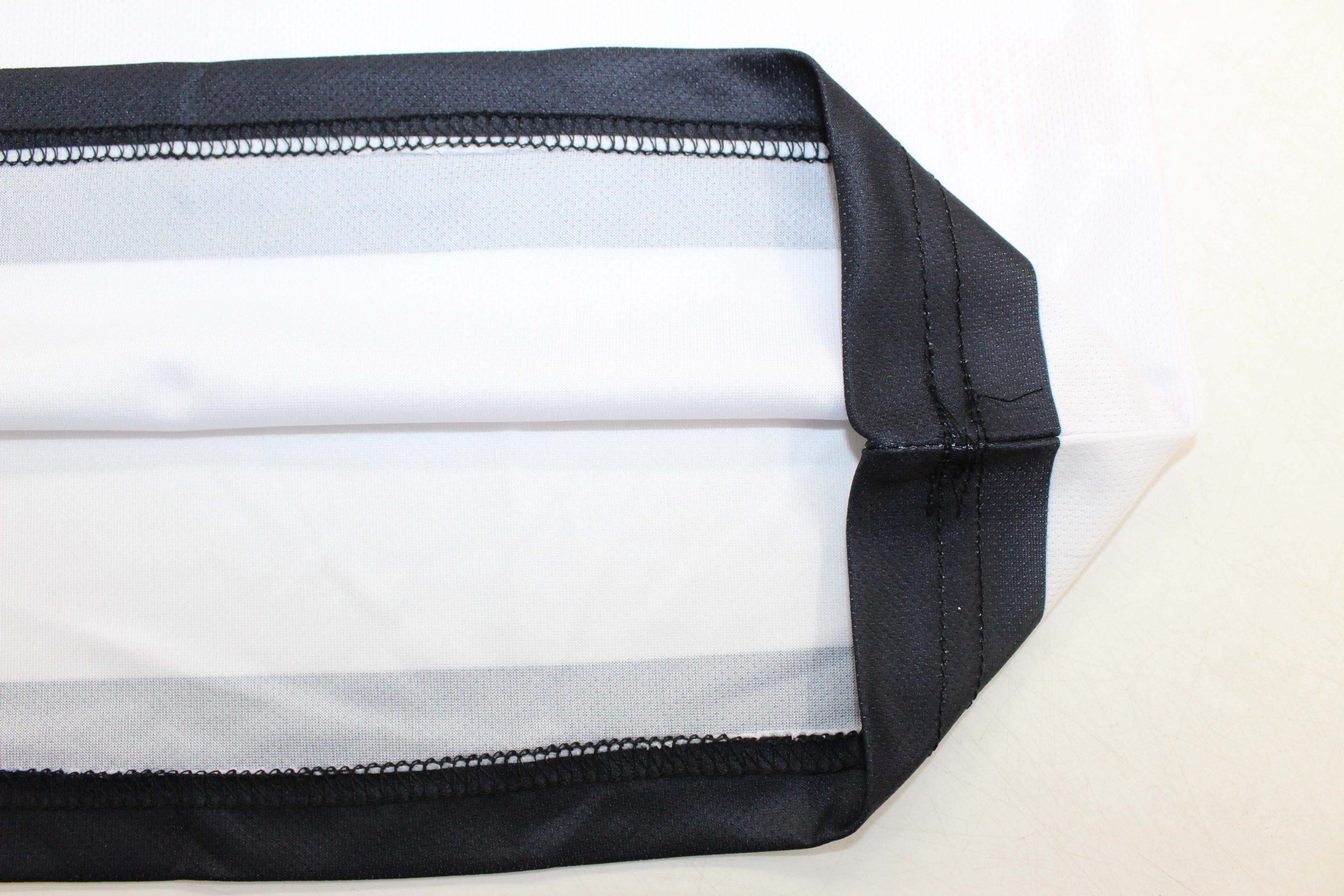 Rayo Vallecano 1ª equipación 25/26 - Imagen 9